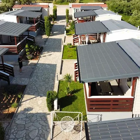 Кемпинг Mobile Homes Kamp Maslina,