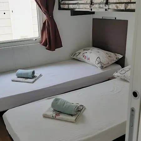 Campeggio Mobile Homes Kamp Maslina, *